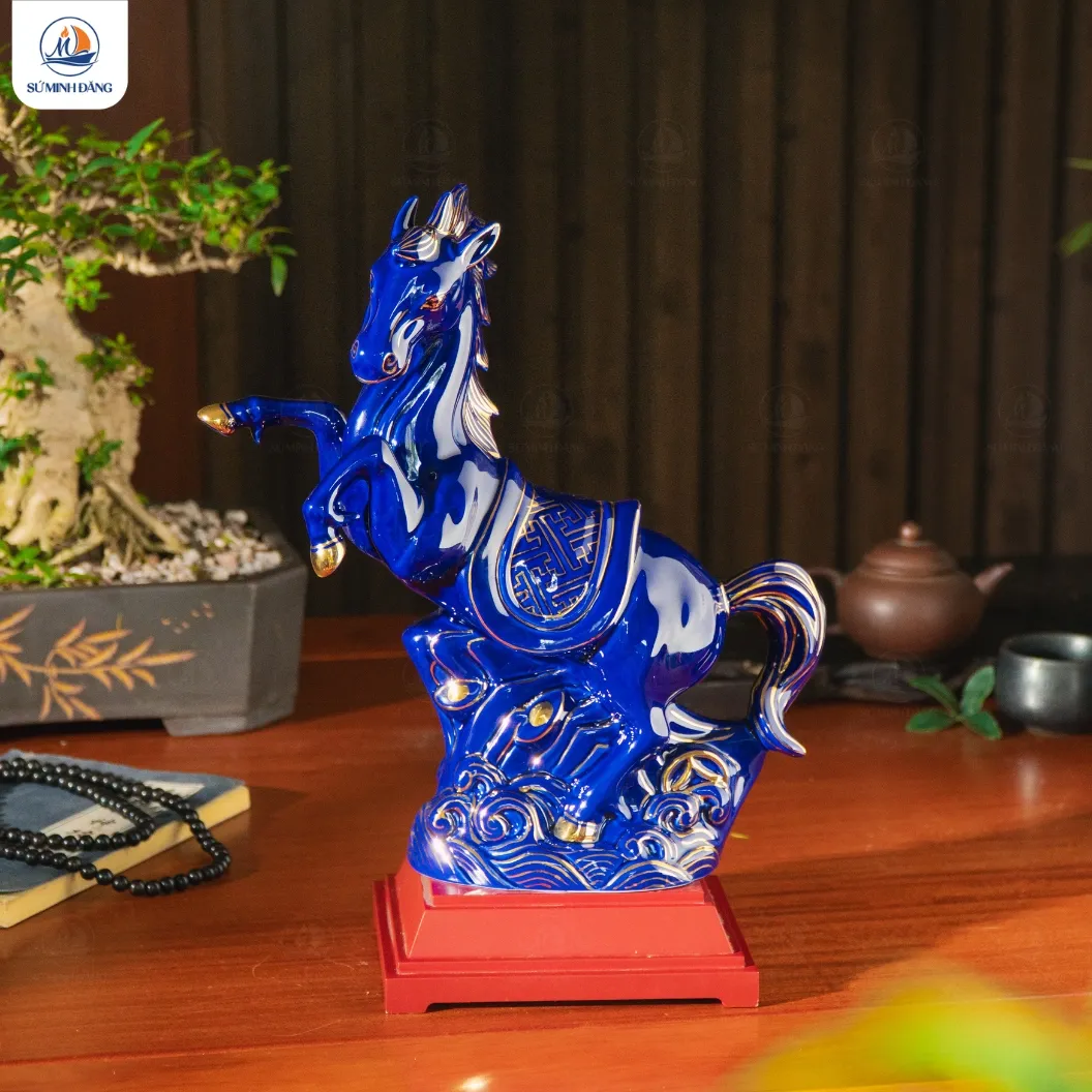 Tượng gốm Lộc Mã Tụ Tài kẻ vàng kim