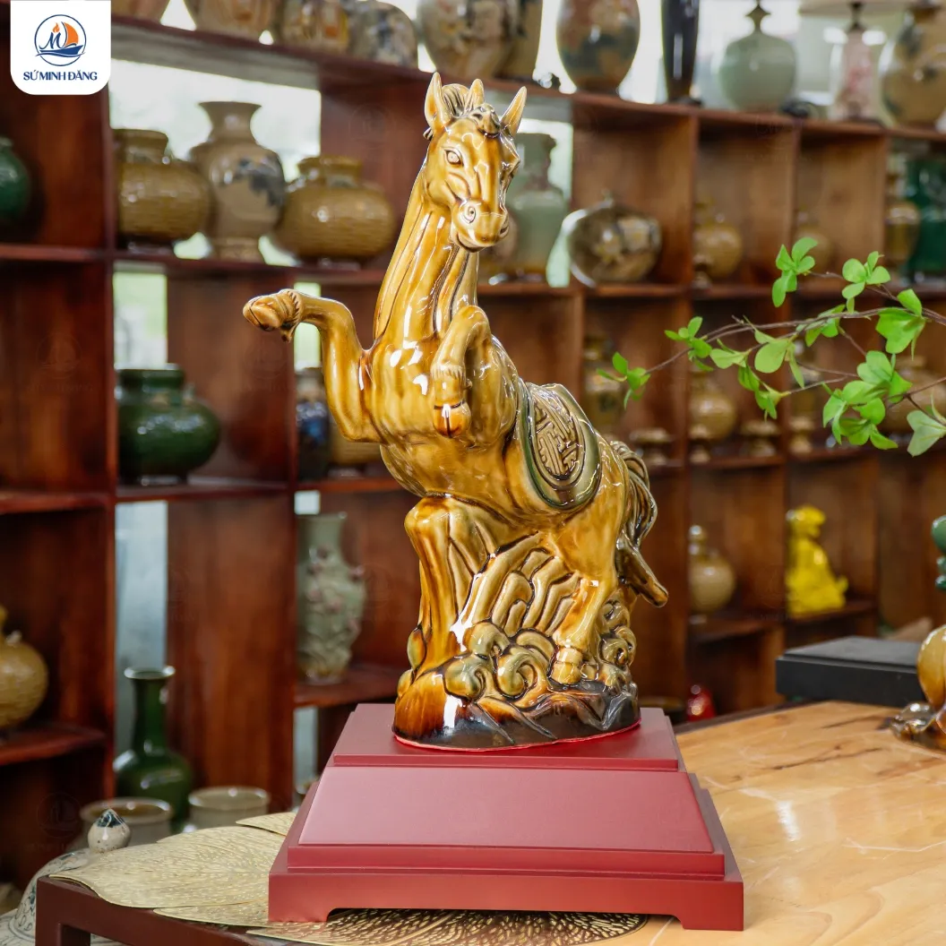 Tượng gốm Lộc Mã Tụ Tài men hoàng thổ