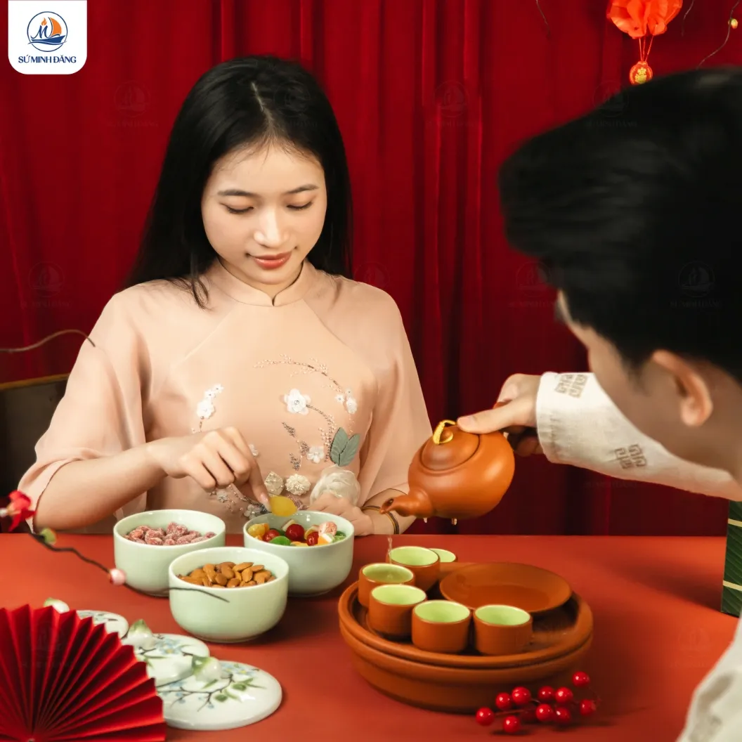 Hũ đựng mứt Phúc Đào