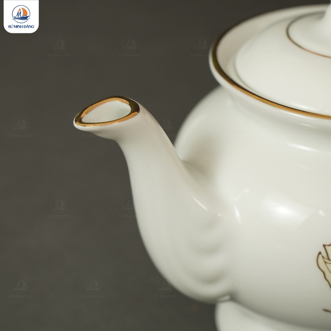 Bộ ấm chén Hoa Mộc Lan dáng đài các