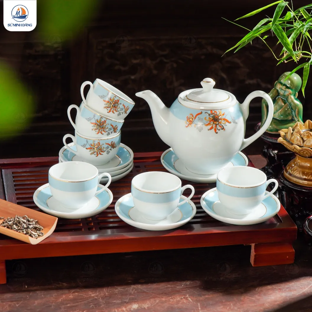 Bộ ấm chén hoa cúc kẻ chỉ vàng