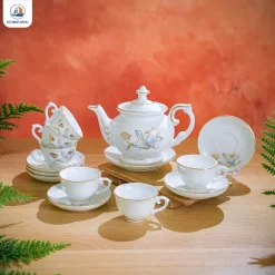 Bộ ấm chén trắng dáng đài các hoa sen xanh