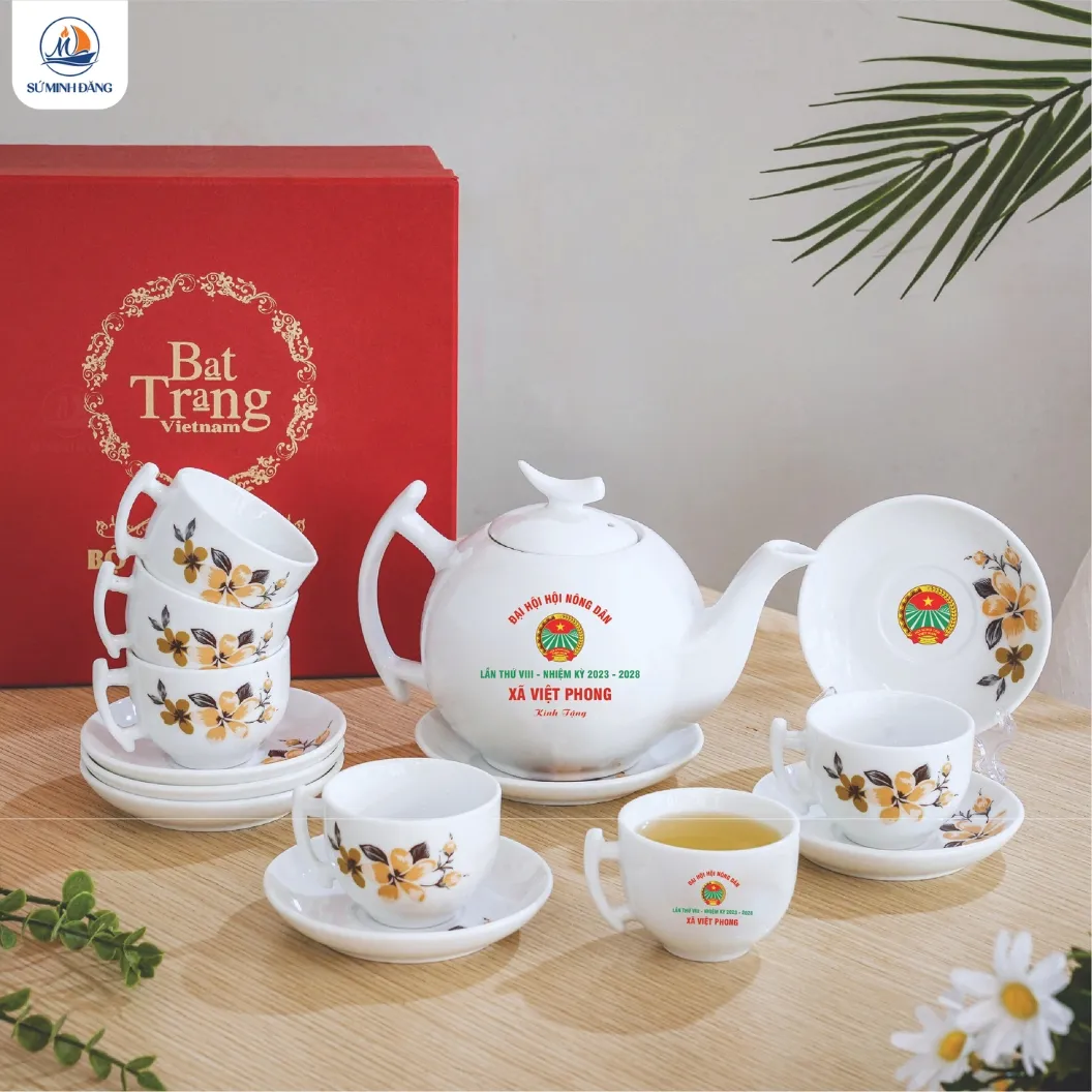 bộ ấm chén in logo quà tặng kỷ niệm 30 năm ra trường