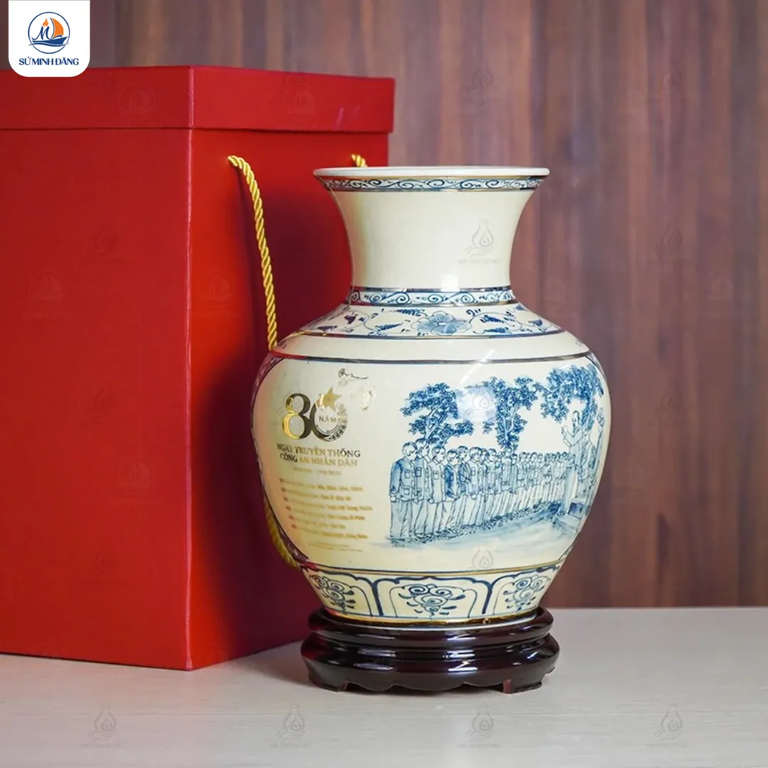 Bình gốm Trường Phúc Hào Khí Công An