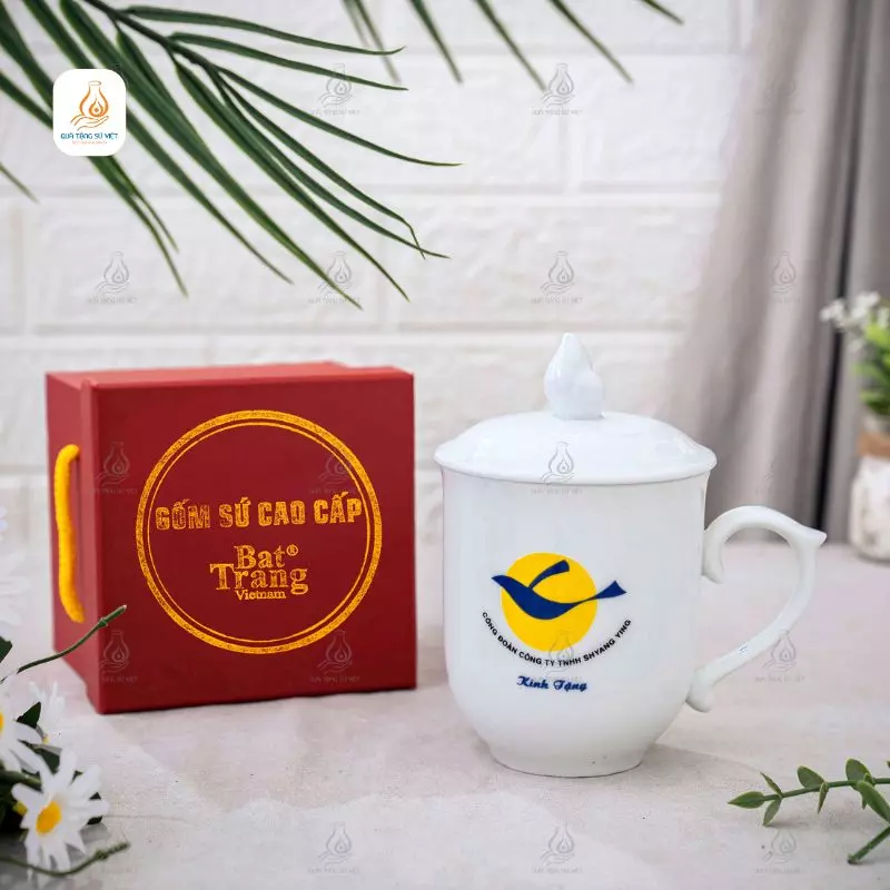 Ly sứ dáng bầu in hình làm quà tặng phù hợp cho nhiều dịp