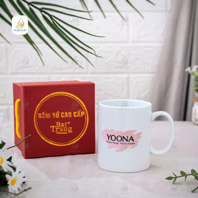 Ly sứ quai C men trắng Bát Tràng in ấn logo