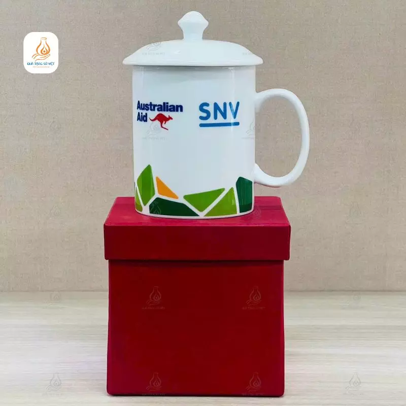 Ly sứ có nắp quai C in hình và chữ theo yêu cầu