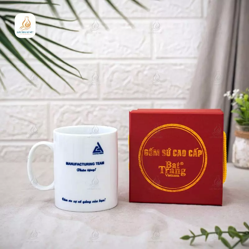 Ly sứ quai C in logo quà tặng
