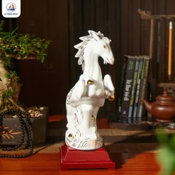 Tượng gốm Lộc Mã Tụ Tài kẻ vàng kim