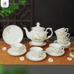 Bộ ấm chén Hoa Mộc Lan dáng đài các