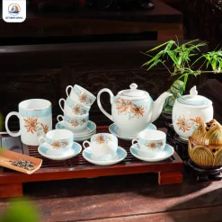 Bộ ấm chén hoa cúc kẻ chỉ vàng