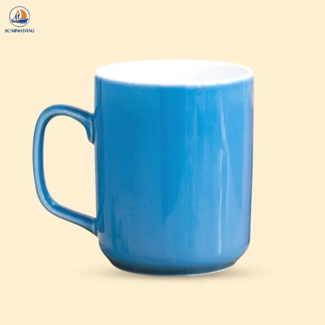 Ly sứ men xanh dáng trụ quai vuông
