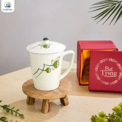 Ly sứ trắng họa tiết sen nước