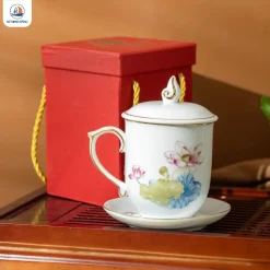 Ly sứ Hồng Liên