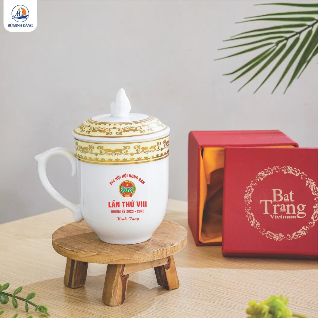 cốc in logo kỷ niệm 20 năm ra trường