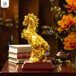 Tượng gốm Ngựa dát vàng
