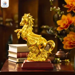 Tượng gốm Ngựa dát vàng