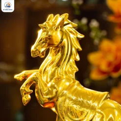 Tượng gốm Ngựa dát vàng